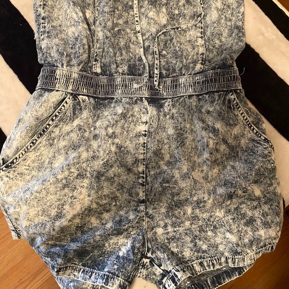 blue jean shorts romper, size large - Picture 2 of 4